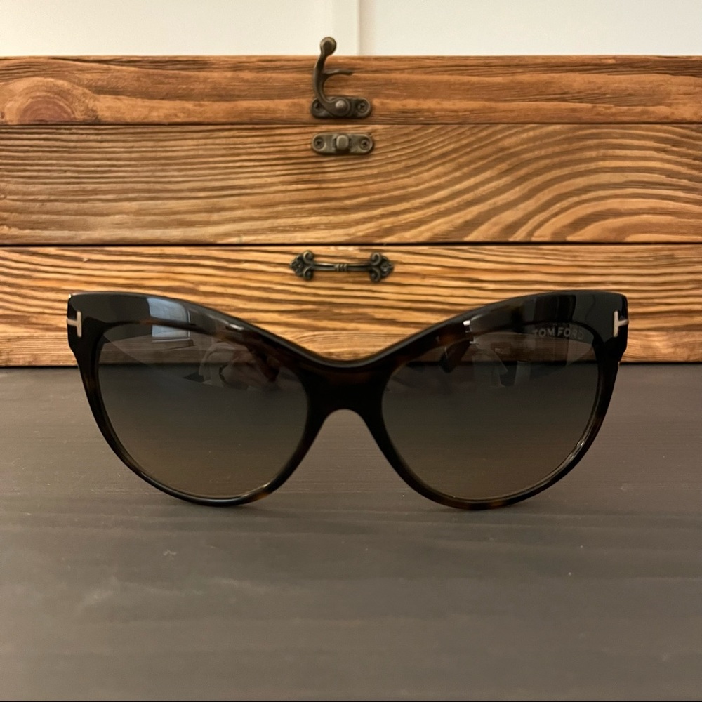 Tom Ford Lily Sunglasses